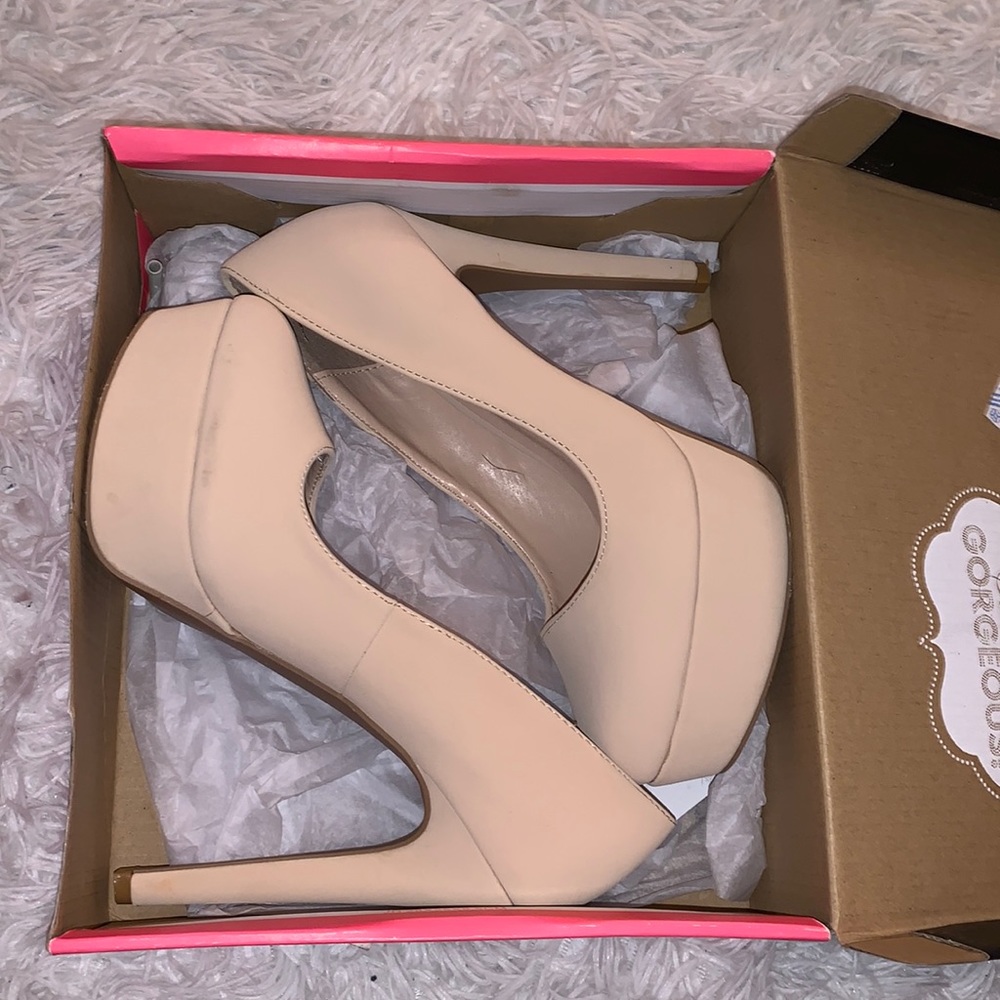 Nude 5 inch Round Toe Heels